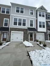 Building Photo - 435 Burden Dr