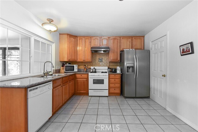 Foto del edificio - 1728 Glenridge Cir