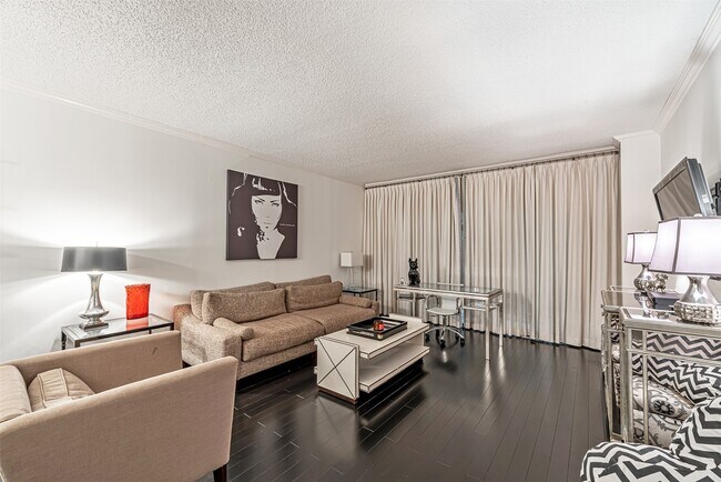 Foto del edificio - 661 Bering Dr