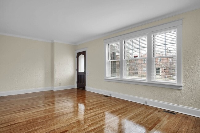 Building Photo - 7230 Amherst Ave