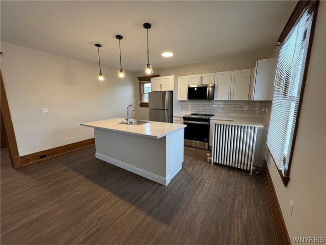 Foto del edificio - 121 Humboldt Pkwy