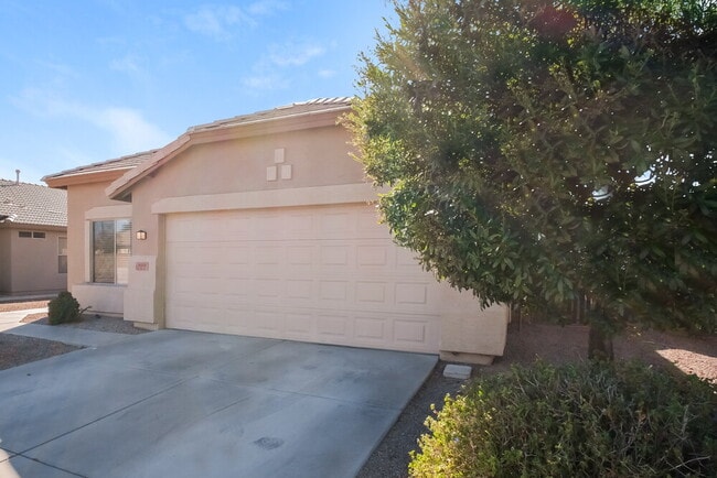 Foto del edificio - 806 S 122nd Ln