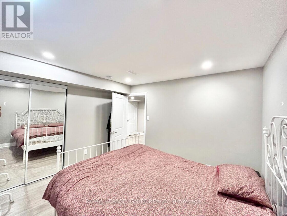 Photo principale - 1131 Ivandale Dr