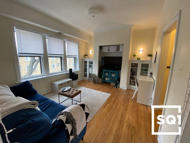Foto del edificio - 3547 N Claremont Ave