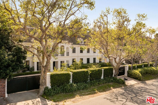 Foto del edificio - 3901 Longridge Ave
