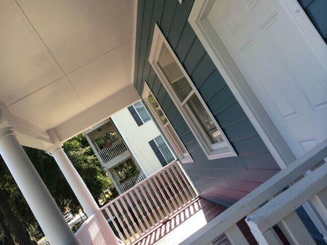 Building Photo - 309 W 41st St