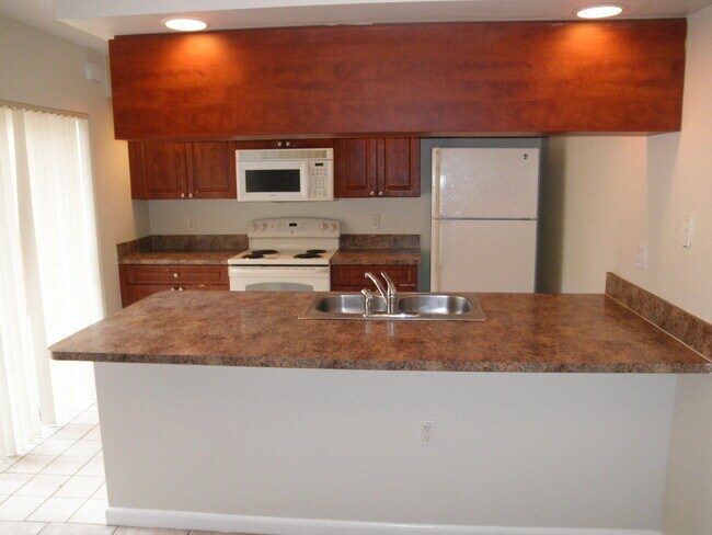 Foto del edificio - Waterside Luxury Townhomes