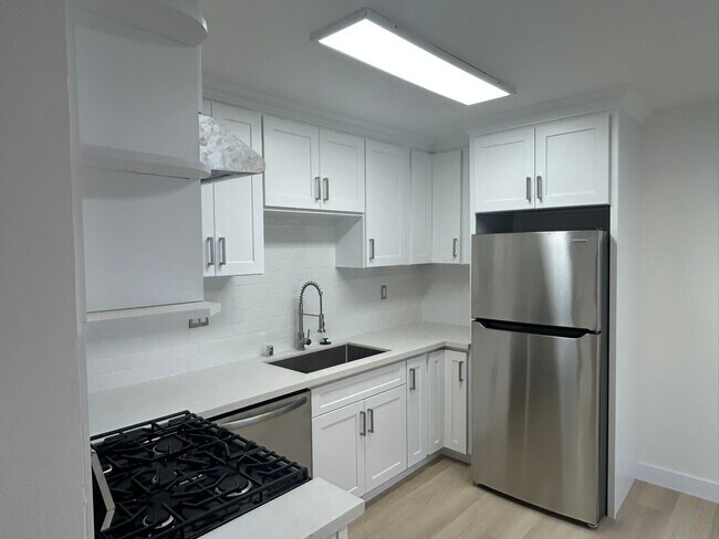Foto del edificio - 4415 W 170th St