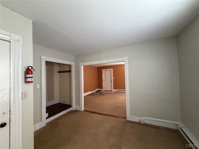 Foto del edificio - 7 S Washington St