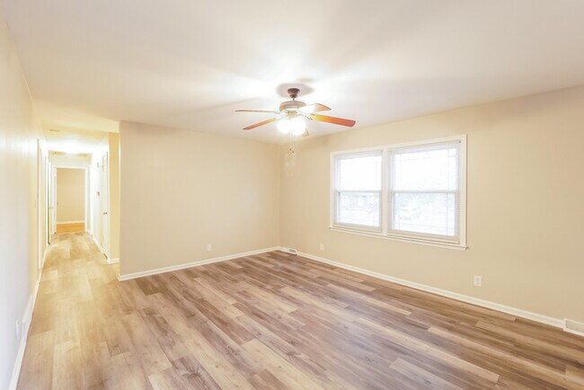 Foto del edificio - 3-Bedroom Overland Park Home