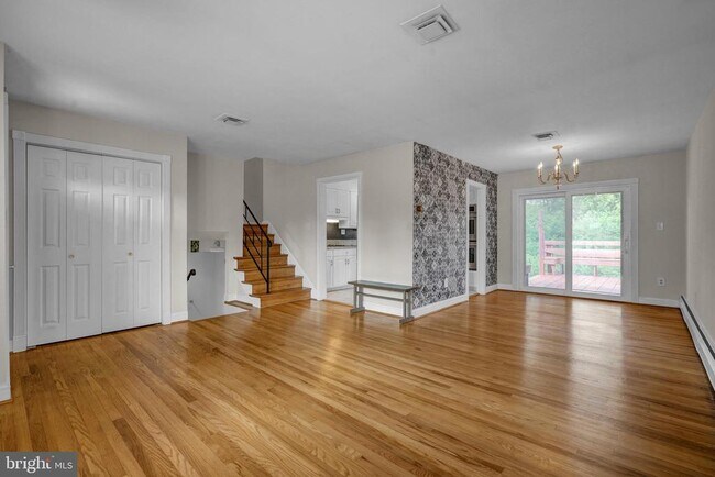 Building Photo - 8905 Valley Forge Dr