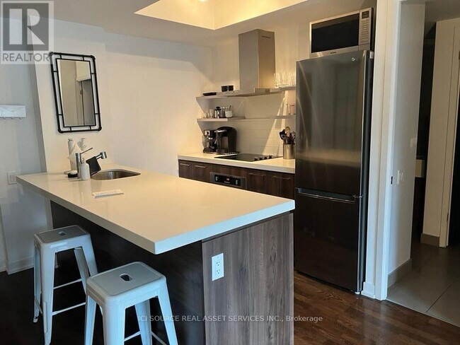 Photo du bâtiment - 461-461 Adelaide St W