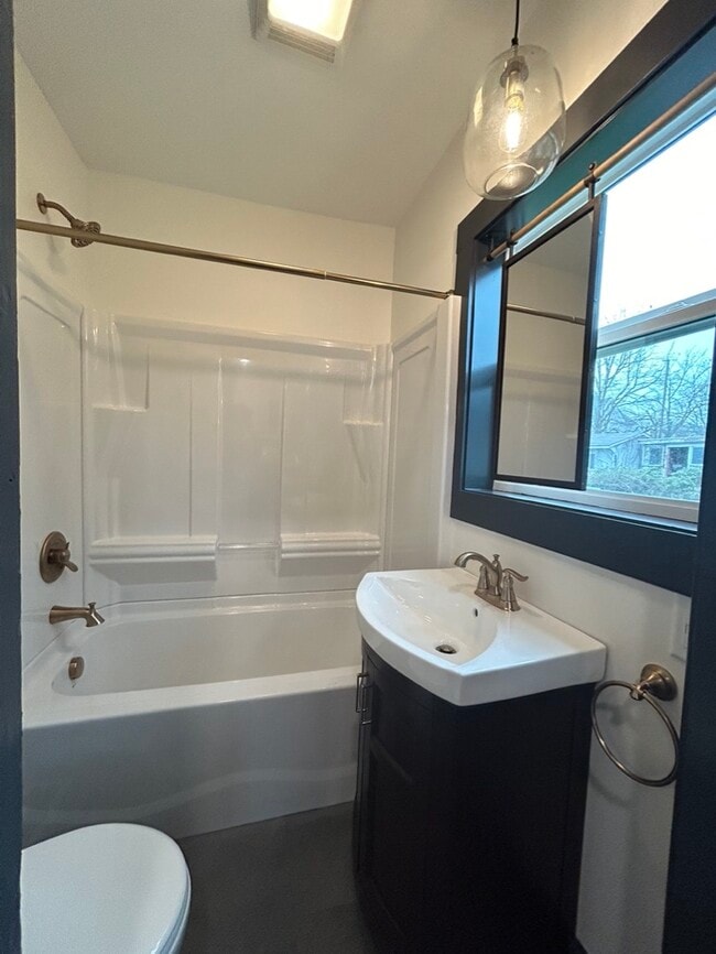 Completely new bath, with all new high end plumbing fixtures - 407 Collicello St