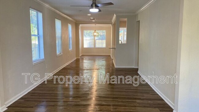 Foto del edificio - 4550 Crescent St