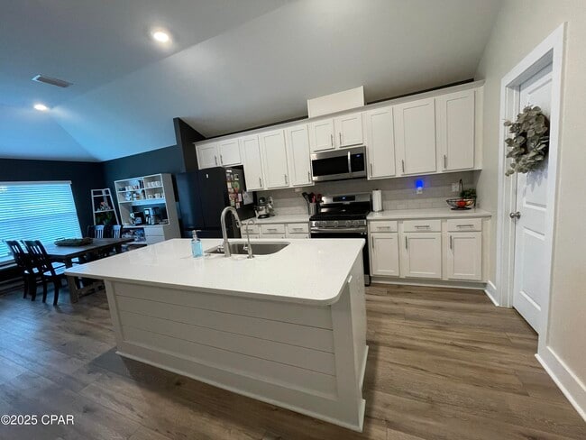 Building Photo - 226 Bayou Bend Ln