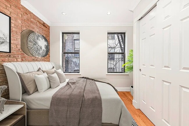 Building Photo - 248 Mott St