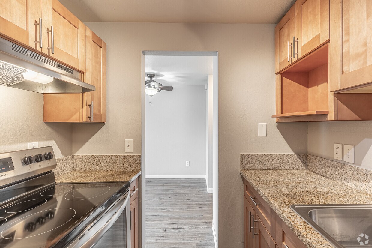 Terwilliger - 7360 SW Barbur Blvd Portland, OR 97219 | Apartments.com, image size:1240x827