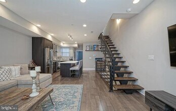 Building Photo - 2514 Frankford Ave