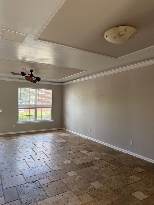 Foto del edificio - 6262 Shoreview Cir