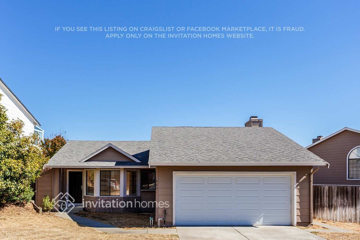 Primary Photo - 449 Topsail Dr