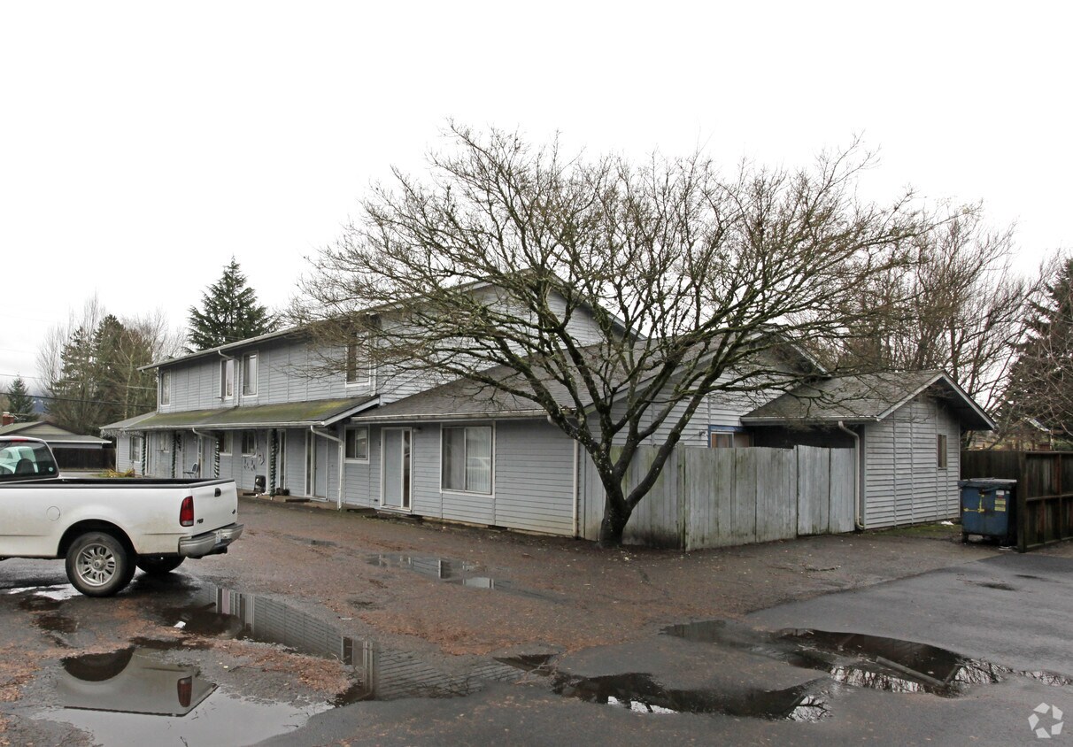 1013 Elliot Rd, Newberg, OR 97132 Apartments in Newberg, OR
