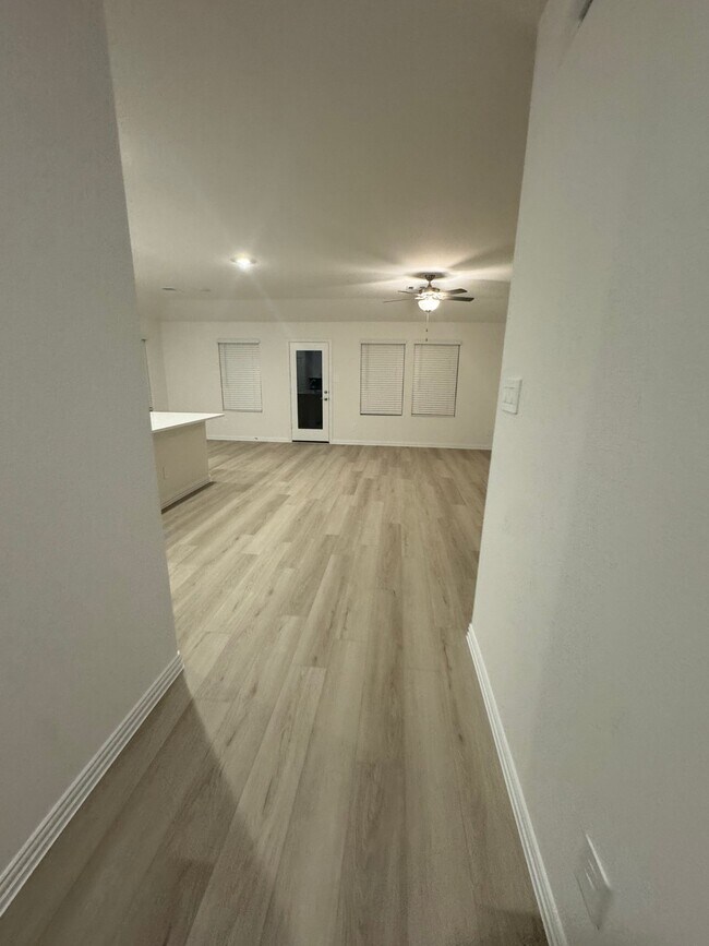Foto del edificio - 608 Marigold Hl Wy