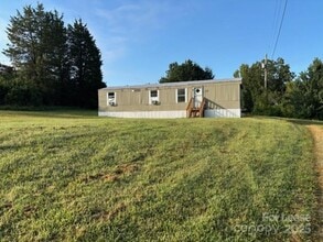Building Photo - 435 Fern Hill Rd