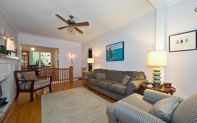 Foto del edificio - 1308 W Waveland Ave