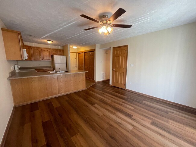 Building Photo - 2 bed/2 bath condo near Medical Center - A...