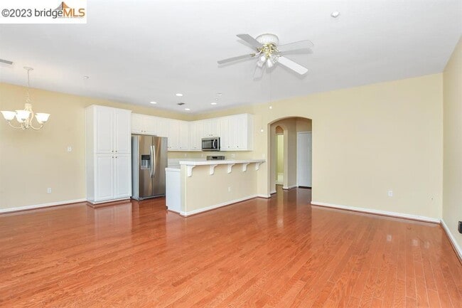 Foto del edificio - 935 Centennial Dr