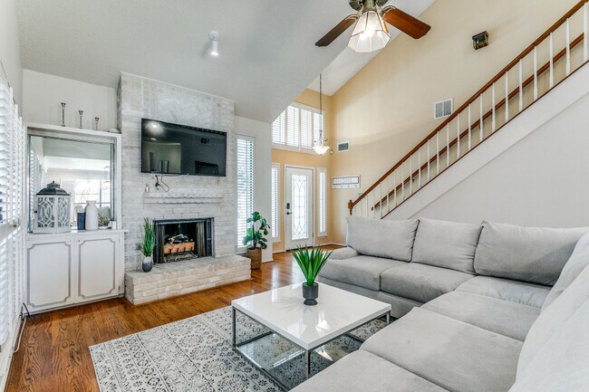 Building Photo - 1107 River Vista W