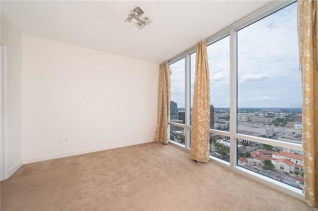 Building Photo - 150 E Robinson St