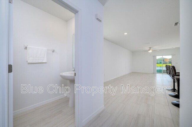 Building Photo - 11701 Radiant Shore Loop