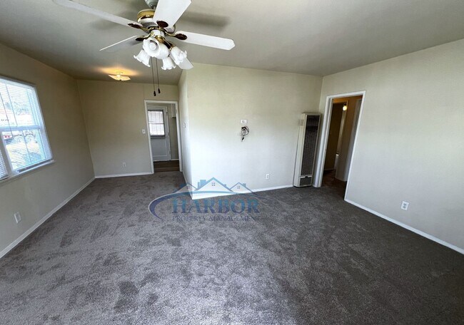 Foto del edificio - Charming Front Unit 2 Bedroom 1 Bath