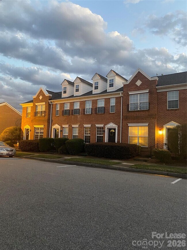 Foto del edificio - 6928 Creft Cir