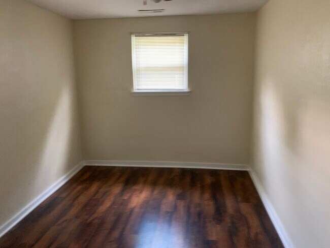 1 Bedroom - 485 Orchard Ave