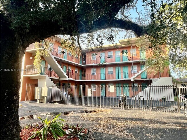 Building Photo - 3669 Thomas Ave