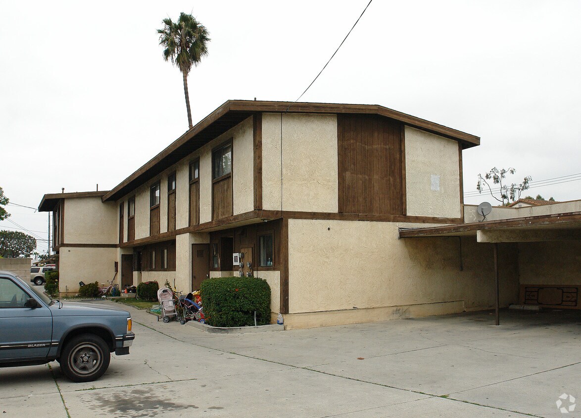 Building Photo - 1916 Wallace Ave