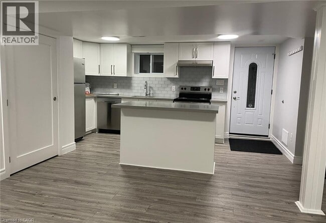 Photo du bâtiment - 221 Ascot Ct