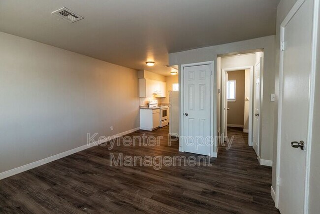 Foto del edificio - 1831 N College Ave
