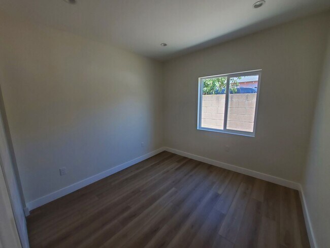 Foto del edificio - 2323 Lemon Ave