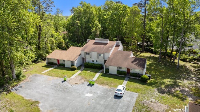 Building Photo - 125 Pirates Rd