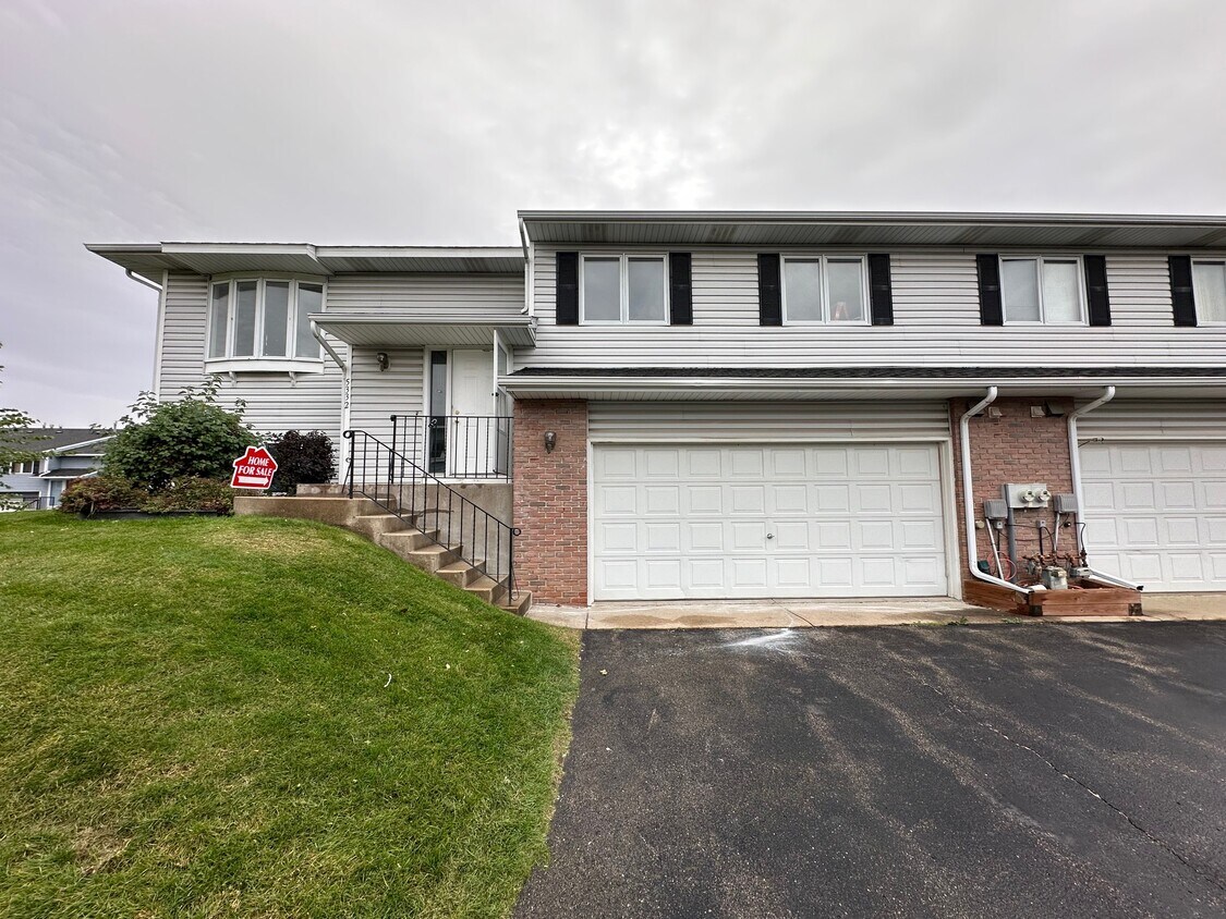 Foto principal - 5332 Upper 147th St W