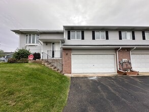 Building Photo - 5332 Upper 147th St W