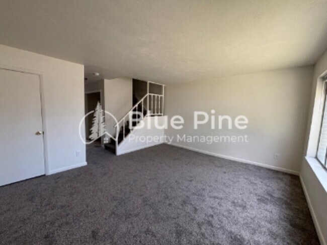 Foto del edificio - 1475 S Emerson Ave