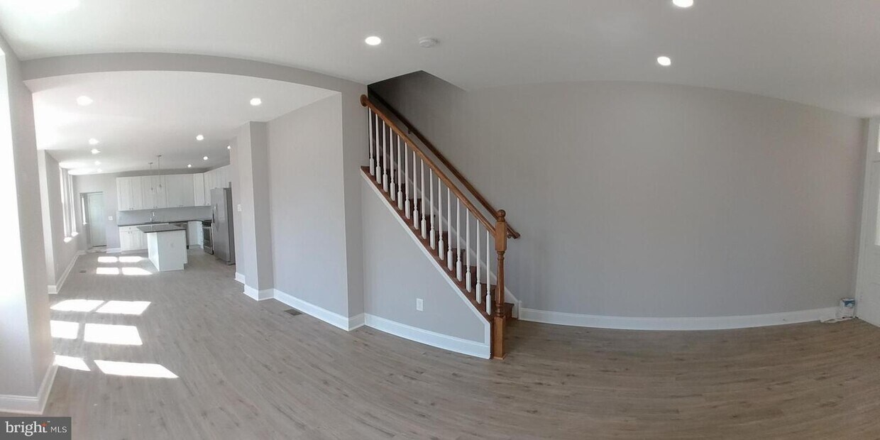 Primary Photo - 221 W Coulter St