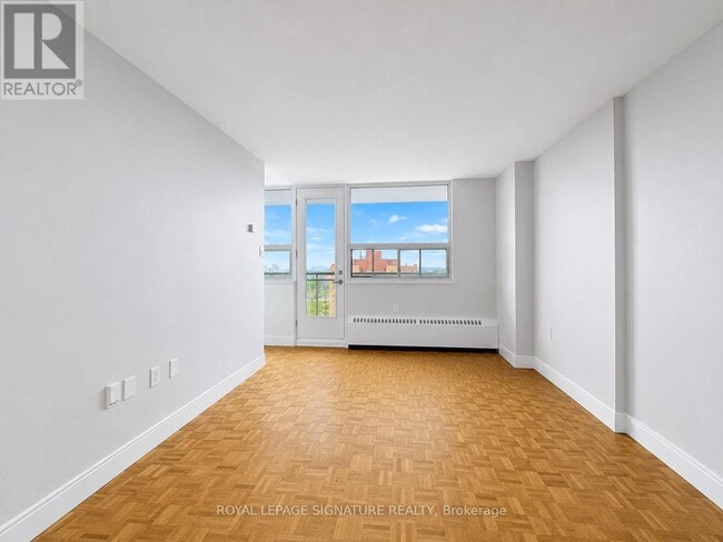 Building Photo - 1500 Bathurst St