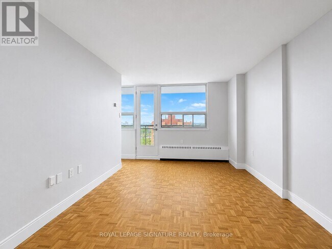 Photo du bâtiment - 1500 Bathurst St