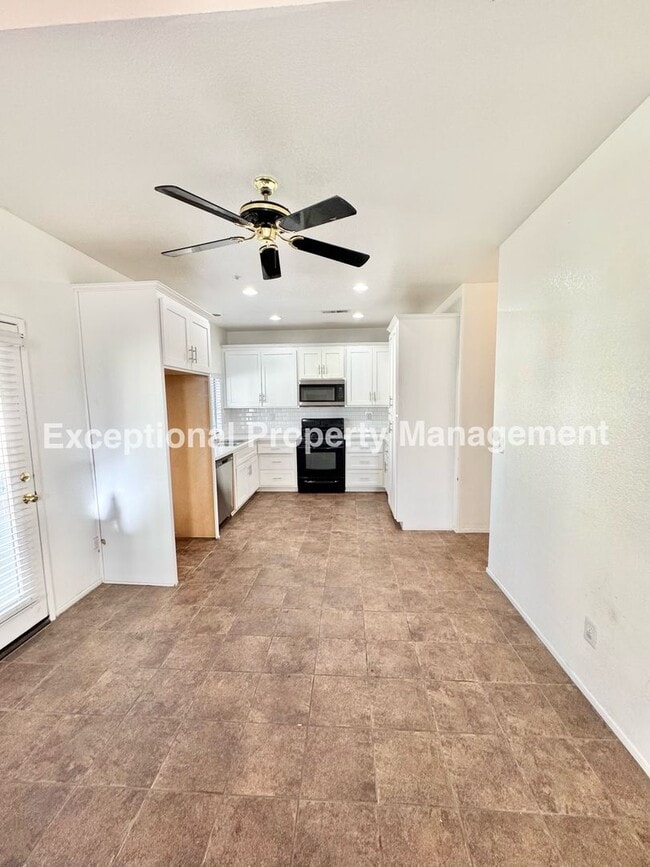 Foto del edificio - Ready to move in 3 bed 3 bath home!