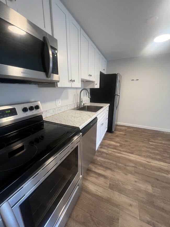Building Photo - One Bedroom Off Hwy 58